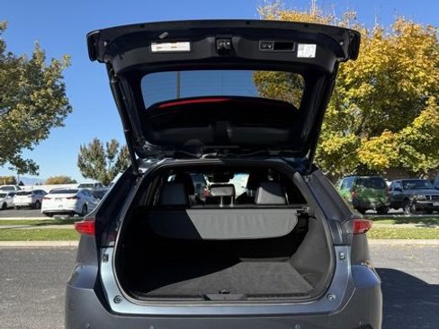 Certified 2021 Toyota Venza Limited image 10