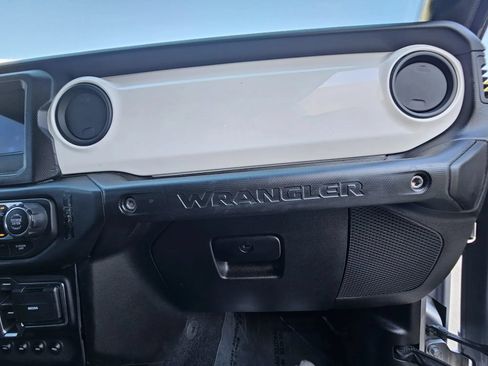 Used 2021 Jeep Wrangler Unlimited Sport AWD/4WD image 21