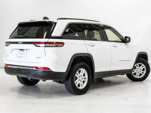 Used 2024 Jeep Grand Cherokee Laredo image 29