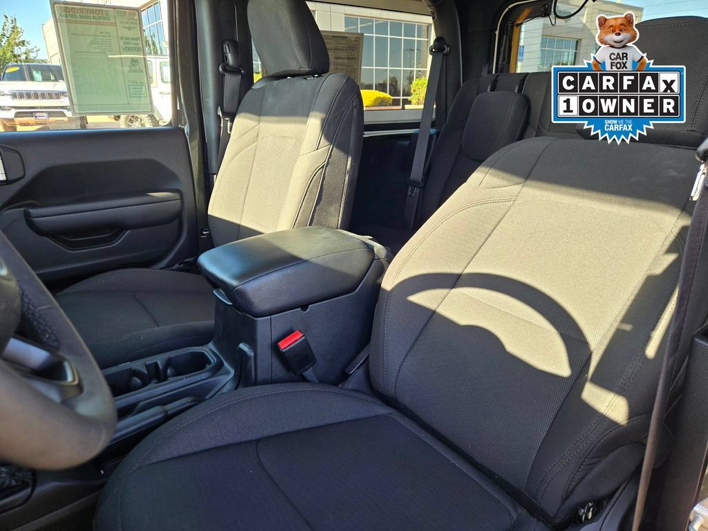 Used 2023 Jeep Wrangler Sport AWD/4WD image 13