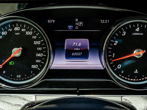 Used 2018 Mercedes-Benz E 300 4MATIC image 19