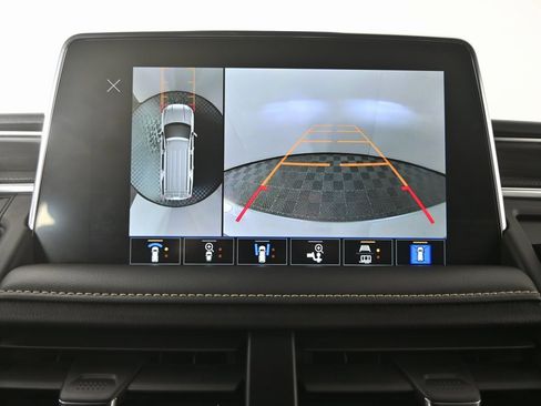 Used 2024 GMC Yukon SLT image 30