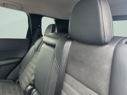 Used 2024 Mitsubishi Outlander SE image 30