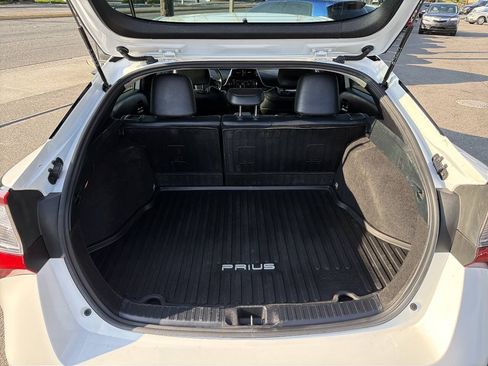 Used 2022 Toyota Prius AWD image 8