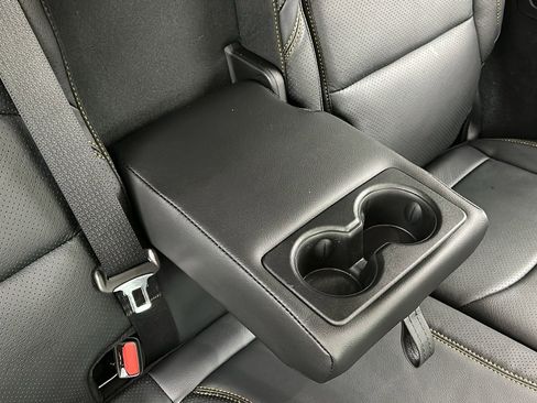 Used 2024 Jeep Wrangler Unlimited image 37