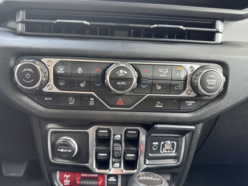 New 2025 Jeep Gladiator Willys image 22