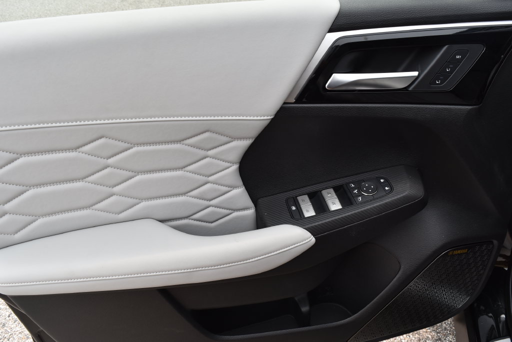New 2025 Mitsubishi Outlander AWD image 10