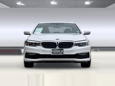 Used 2018 BMW 530e RWD image 5