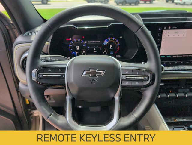 Used 2024 Chevrolet Colorado ZR2 w/ ZR2 Convenience Package III AWD/4WD image 14