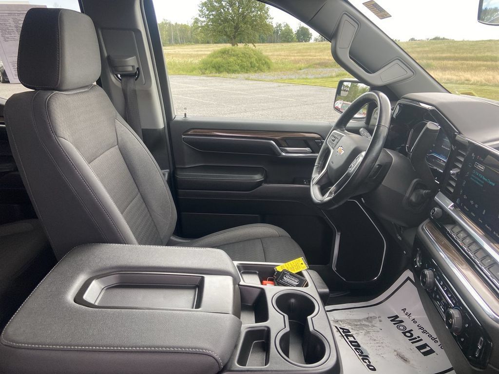 Certified 2024 Chevrolet Silverado 1500 LT AWD/4WD image 12