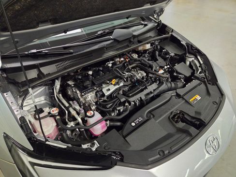 Used 2023 Toyota Prius LE FWD image 37