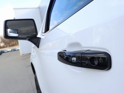 Used 2020 Chevrolet Silverado 1500 LT Trail Boss image 11