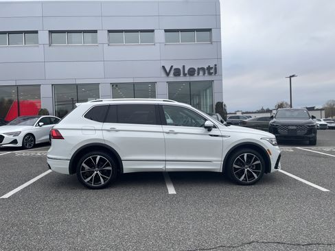 Certified 2023 Volkswagen Tiguan SEL R-Line AWD/4WD image 3