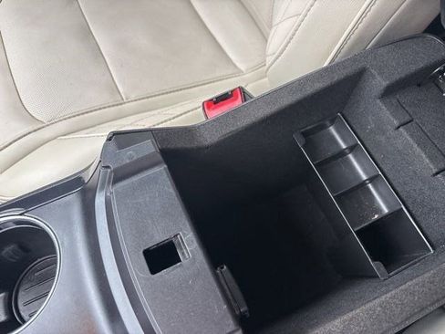 Used 2017 Ford Explorer Platinum image 30