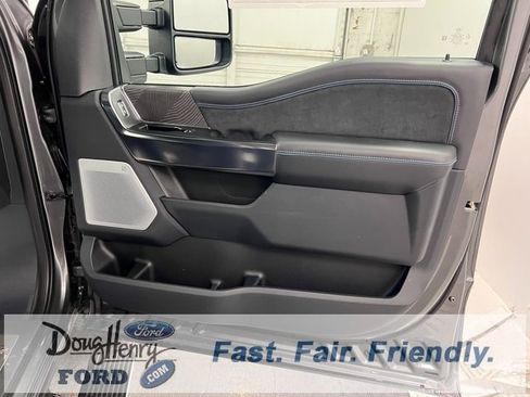 New 2025 Ford F350 Platinum w/ FX4 Off-Road Package image 38