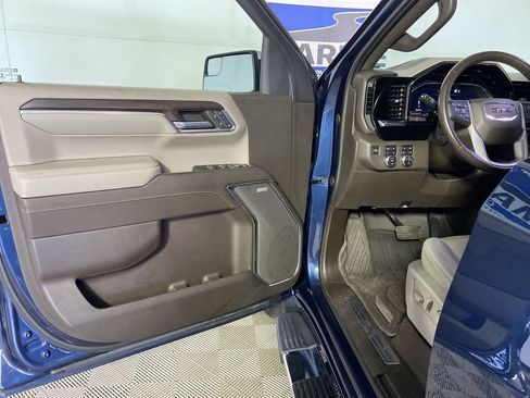 Used 2022 GMC Sierra 1500 SLT w/ SLT Convenience Package AWD/4WD image 28