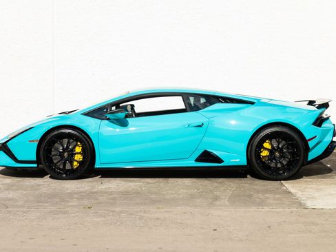 Used 2023 Lamborghini Huracan Tecnica RWD image 4