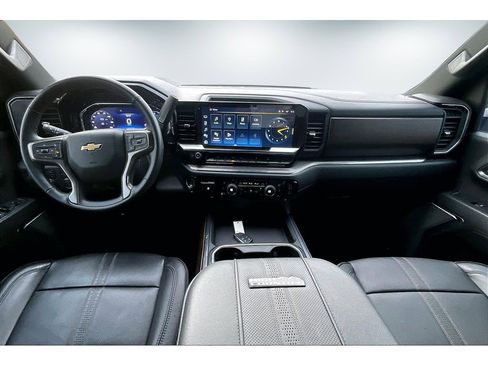 Used 2024 Chevrolet Silverado 3500 High Country w/ High Country Premium Package image 8