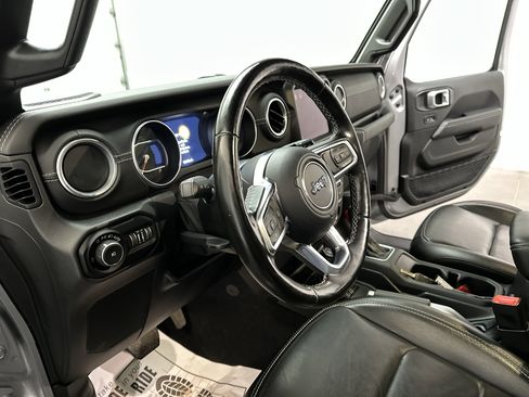 Used 2021 Jeep Wrangler Unlimited Sahara AWD/4WD image 17