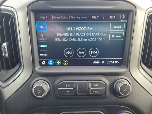 Used 2022 Chevrolet Silverado 2500 LT w/ Convenience Package image 16