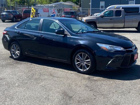 Used 2017 Toyota Camry SE FWD image 7