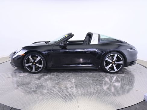 Used 2022 Porsche 911 Targa 4S image 2