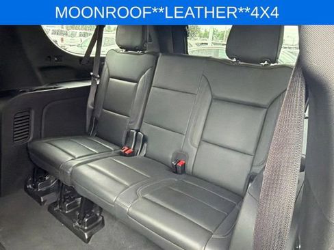 Used 2022 Chevrolet Suburban High Country AWD/4WD image 16