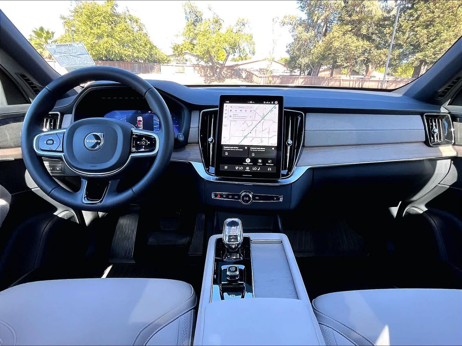 Used 2026 Volvo XC90 T8 Plus w/ Protection Package Premier AWD/4WD image 19