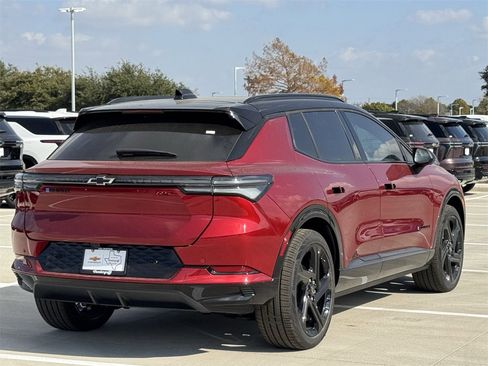 New 2026 Chevrolet Equinox EV RS image 4