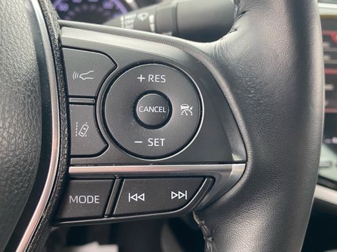 Used 2020 Toyota Camry XLE image 22