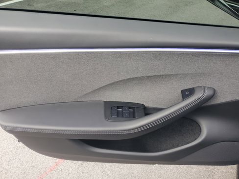 Used 2024 Tesla Model 3 Standard Range image 18