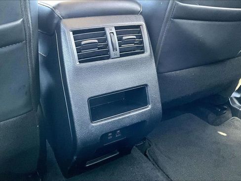 Used 2024 Mitsubishi Outlander SE FWD image 11