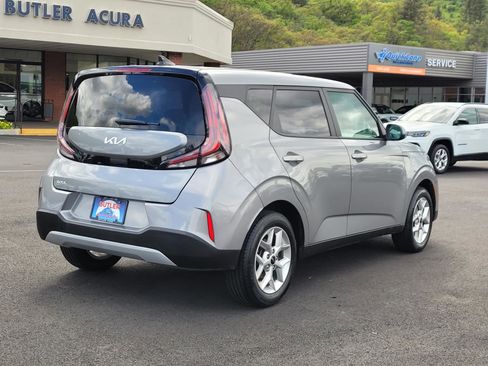 Used 2025 Kia Soul LX w/ LX Technology Package FWD image 5