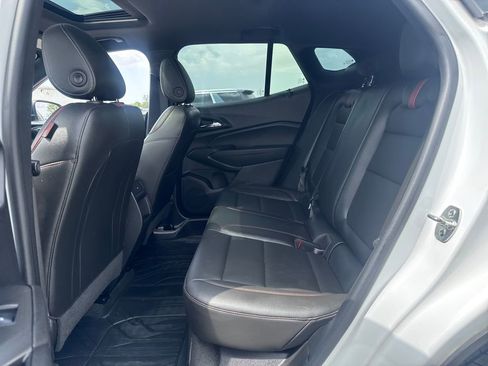 Used 2025 Chevrolet Trax RS w/ Sunroof Package FWD image 15