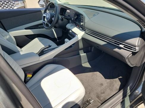 New 2026 Hyundai Elantra SEL Sport FWD image 21