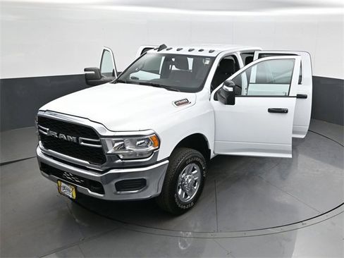 Used 2024 RAM 2500 Tradesman w/ Chrome Appearance Group image 31