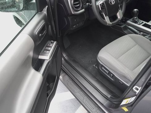 Certified 2022 Toyota Tacoma SR5 image 11