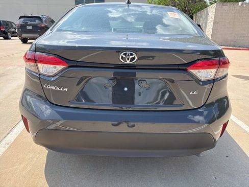 Used 2025 Toyota Corolla LE FWD image 5