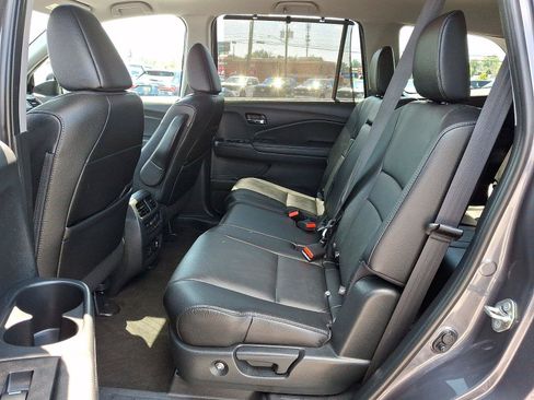 Used 2021 Honda Pilot Touring image 10