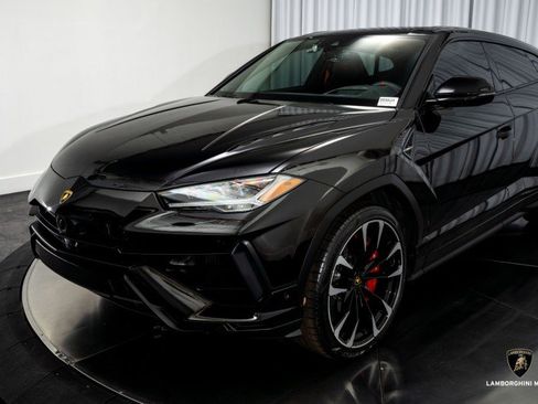 Used 2024 Lamborghini Urus S image 10