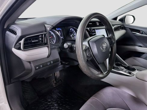 Used 2020 Toyota Camry LE FWD image 10