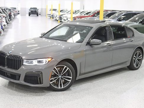 Used 2022 BMW 750i xDrive w/ Executive Package image 7