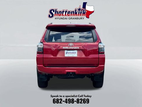Used 2021 Toyota 4Runner SR5 Premium w/ Moonroof Package RWD image 7