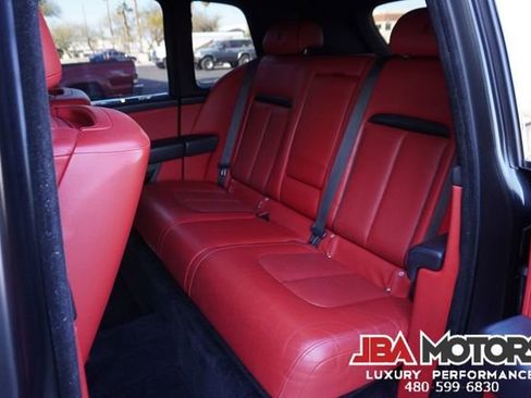 Used 2020 Rolls-Royce Cullinan image 20