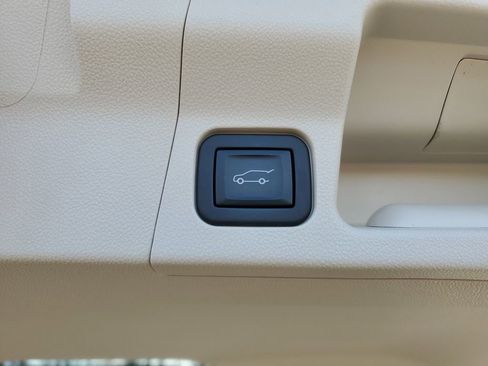 Used 2020 GMC Acadia Denali w/ Technology Package image 16