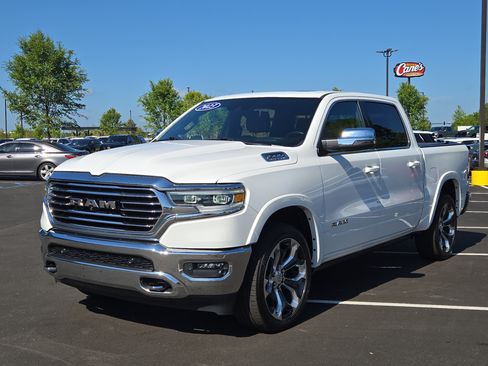 Used 2023 RAM 1500 Limited AWD/4WD image 2