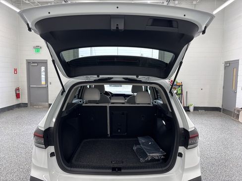 New 2026 Volkswagen Taos SE image 25