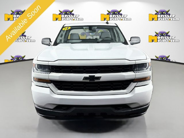 Used 2018 Chevrolet Silverado 1500 Custom w/ Custom Convenience Package AWD/4WD image 2
