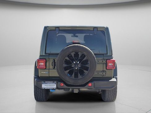 Used 2022 Jeep Wrangler Unlimited Sahara w/ Cold Weather Group image 24