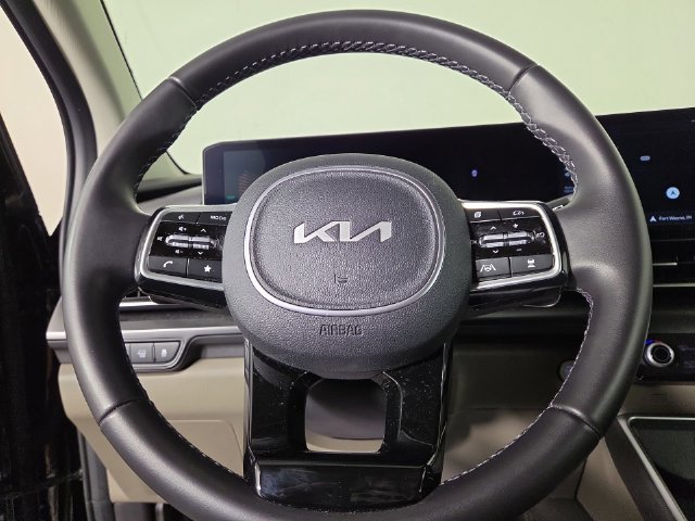 Certified 2026 Kia Carnival LXS FWD image 21